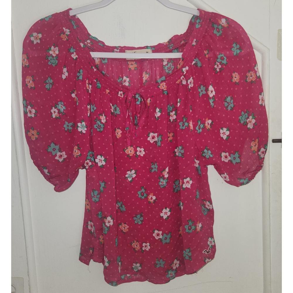 Hollister Pink Floral Puff Sleeve Tie Front
MEDIUM